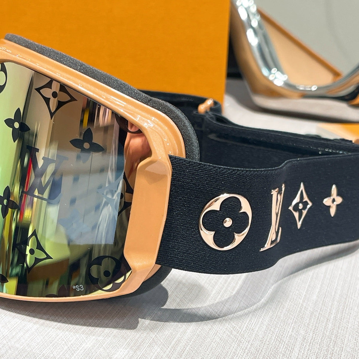 Snow Gradient Mask S00 – Premium Ski Goggles